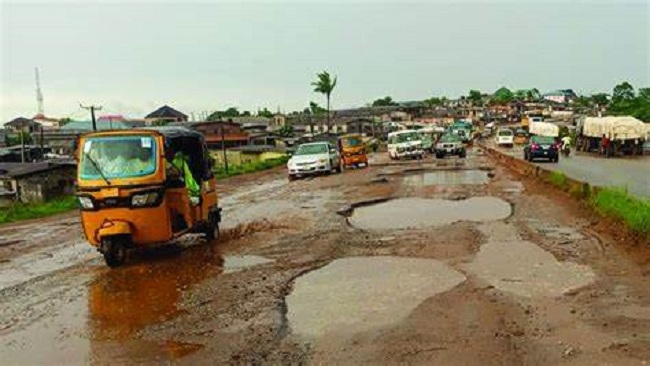 Govt to rebuild Lagos-Ota-Abeokuta Expressway with concrete